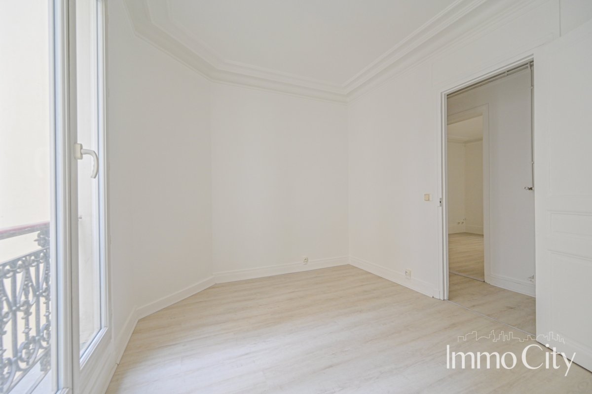 Location Appartement  2 pièces - 42.38m² 75009 Paris