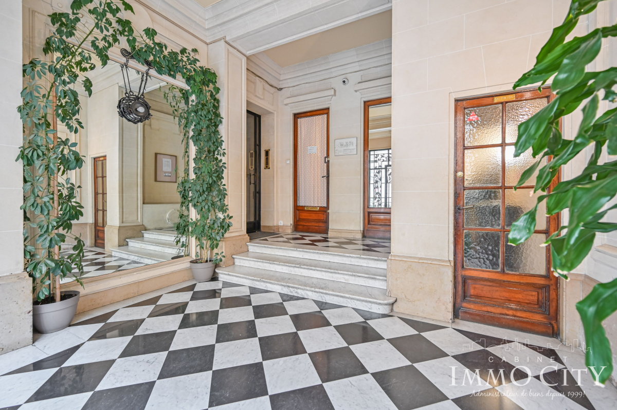 Vente Appartement  3 pièces - 75m² 75008 Paris