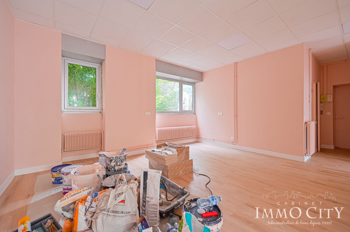 Location Bureau  3 pièces - 67m² 92120 Montrouge