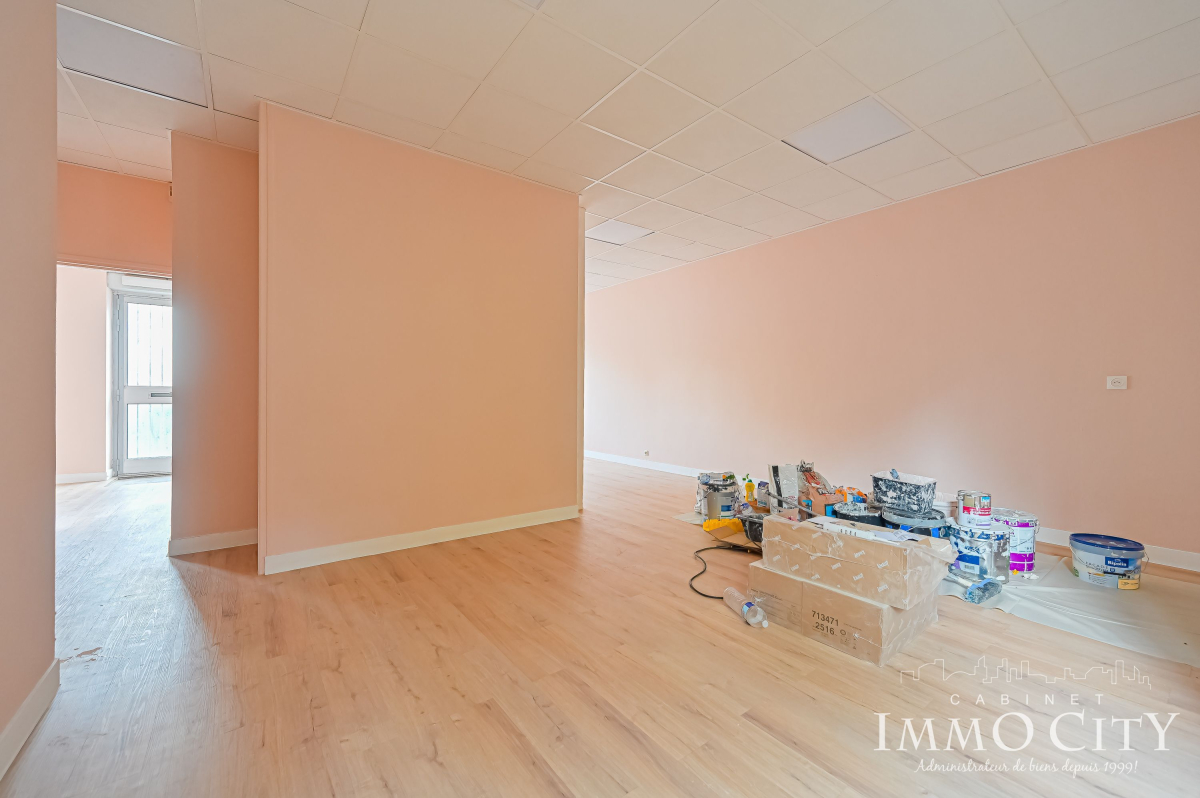 Location Bureau  3 pièces - 67m² 92120 Montrouge