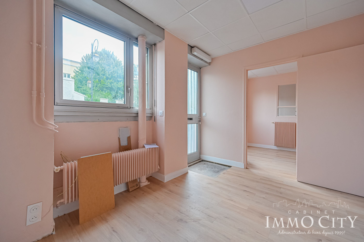 Location Bureau  3 pièces - 67m² 92120 Montrouge