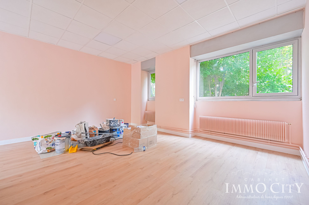 Location Bureau  3 pièces - 67m² 92120 Montrouge