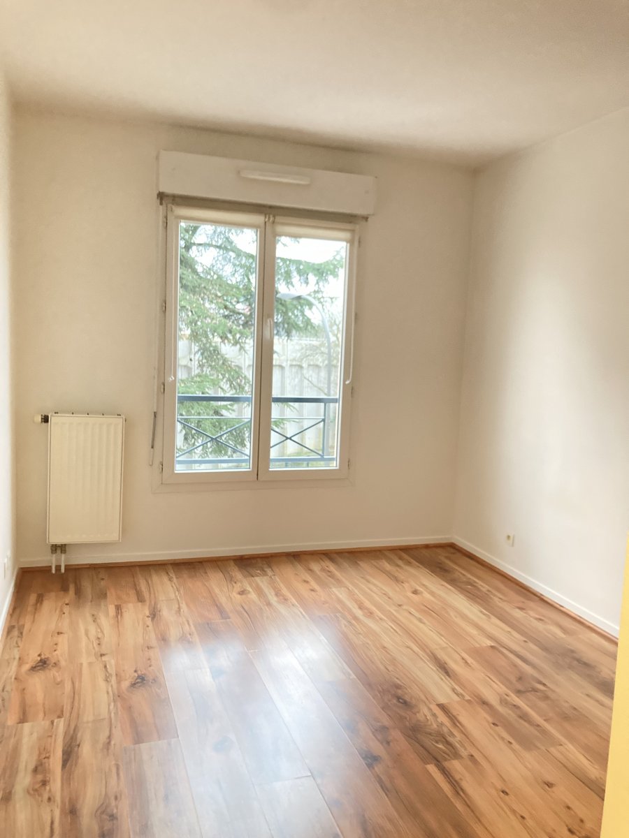 Location Appartement  2 pièces - 47m² 92320 Chatillon