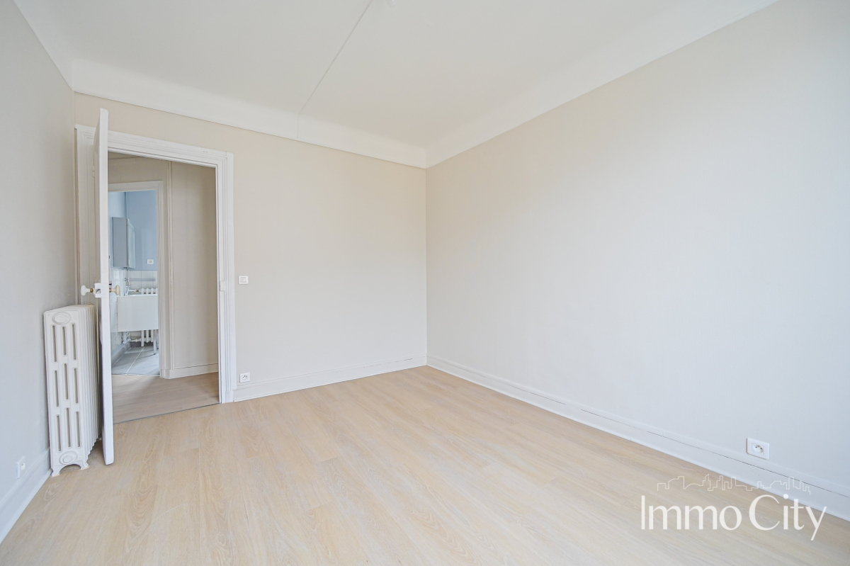 Location Appartement  2 pièces - 50m² 92120  Montrouge
