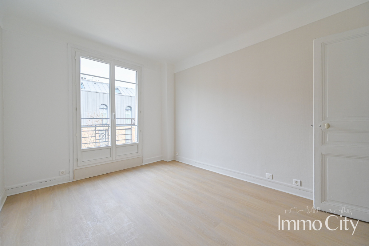 Location Appartement  2 pièces - 50m² 92120  Montrouge