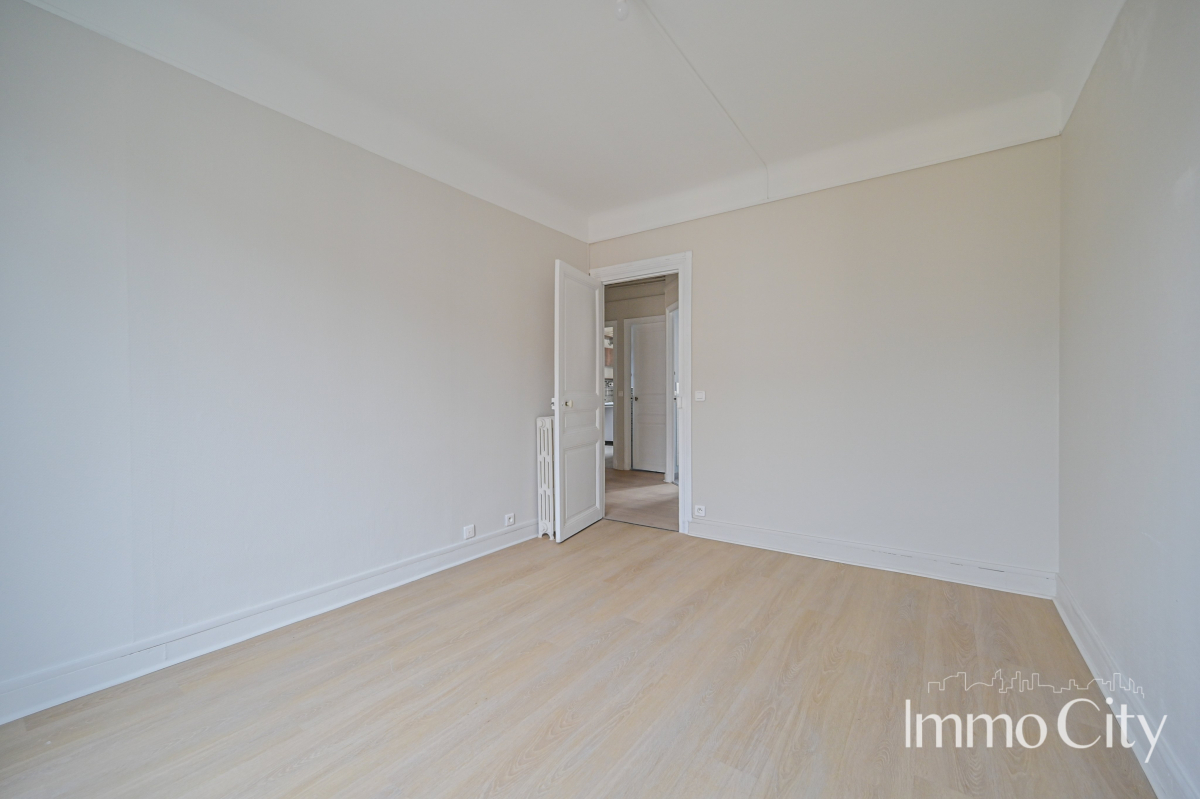 Location Appartement  2 pièces - 50m² 92120  Montrouge