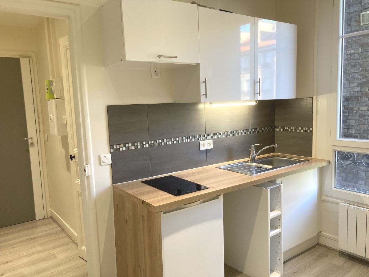 Location Appartement meublé 1 pièce (studio) - 21m² 92120 Montrouge