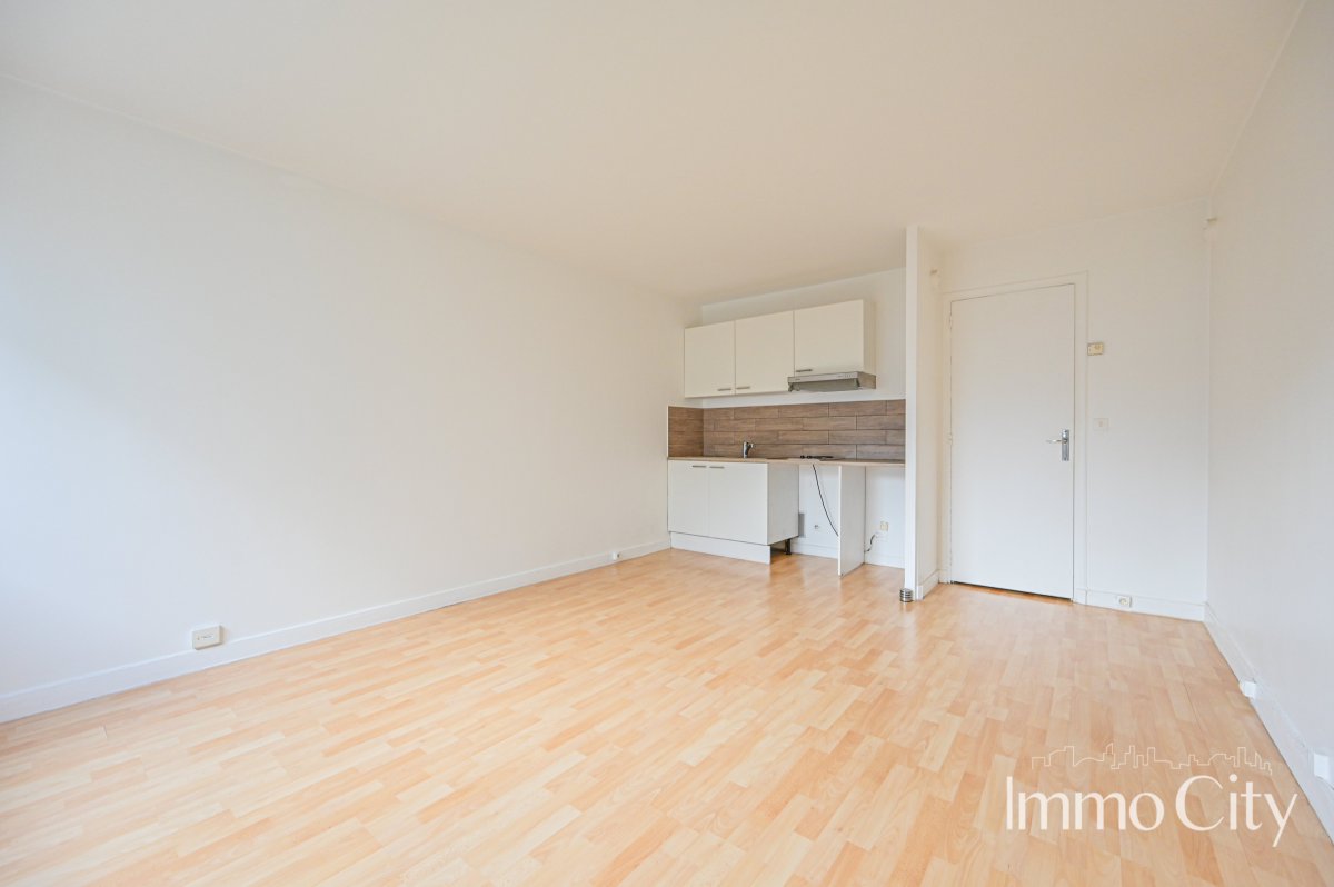 Location Appartement  1 pièce (studio) - 26m² 92120 Montrouge