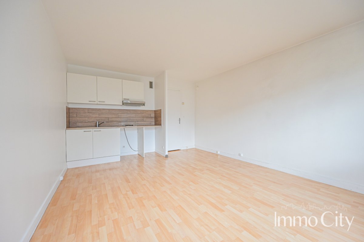 Location Appartement  1 pièce (studio) - 26m² 92120 Montrouge