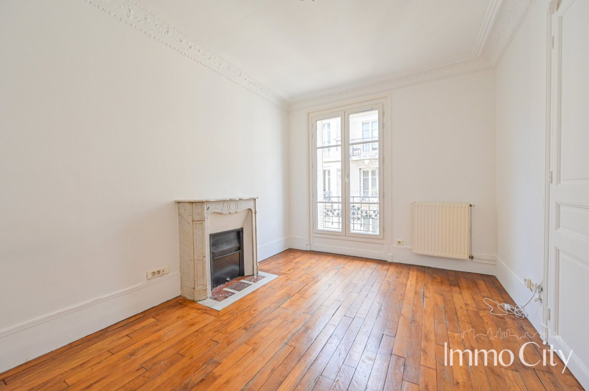 Location Appartement  2 pièces - 35.76m² 75015 Paris