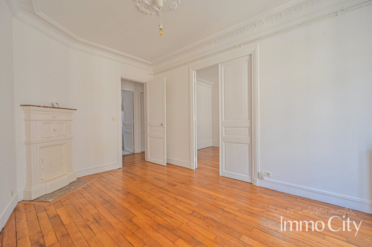 Location Appartement  2 pièces - 35.76m² 75015 Paris
