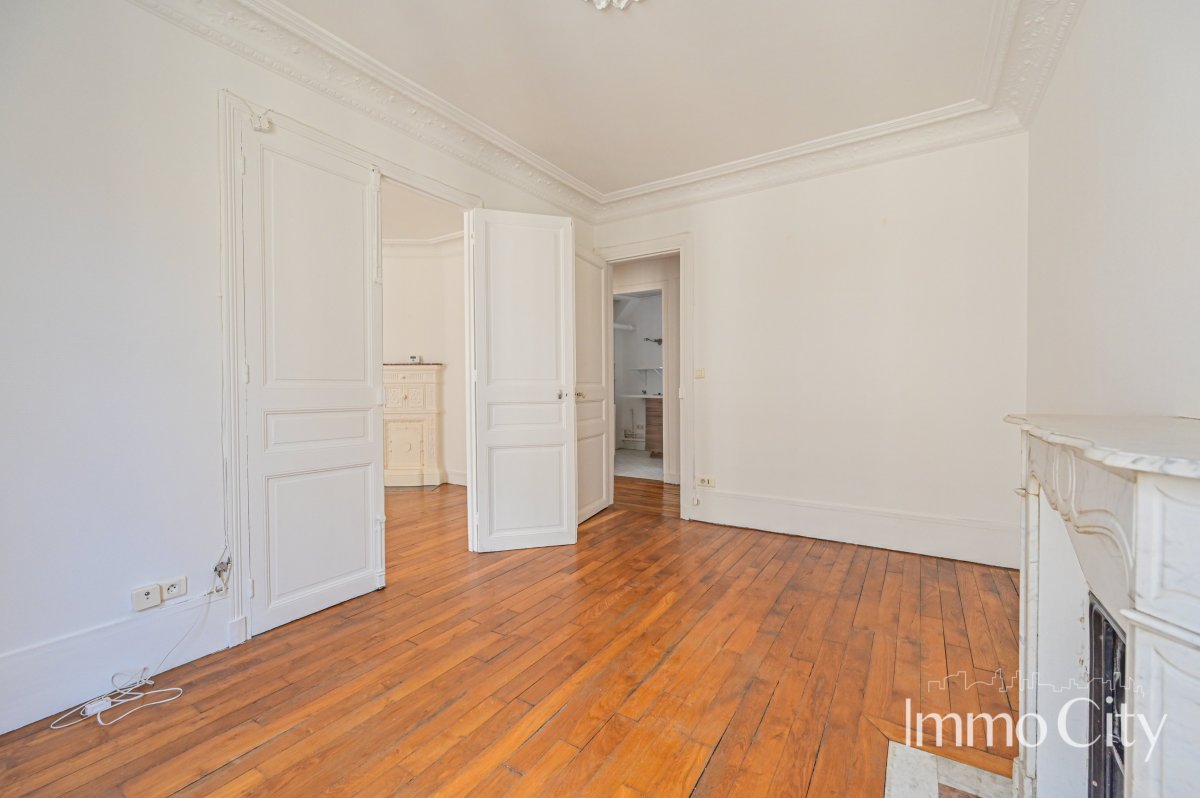 Location Appartement  2 pièces - 35.76m² 75015 Paris
