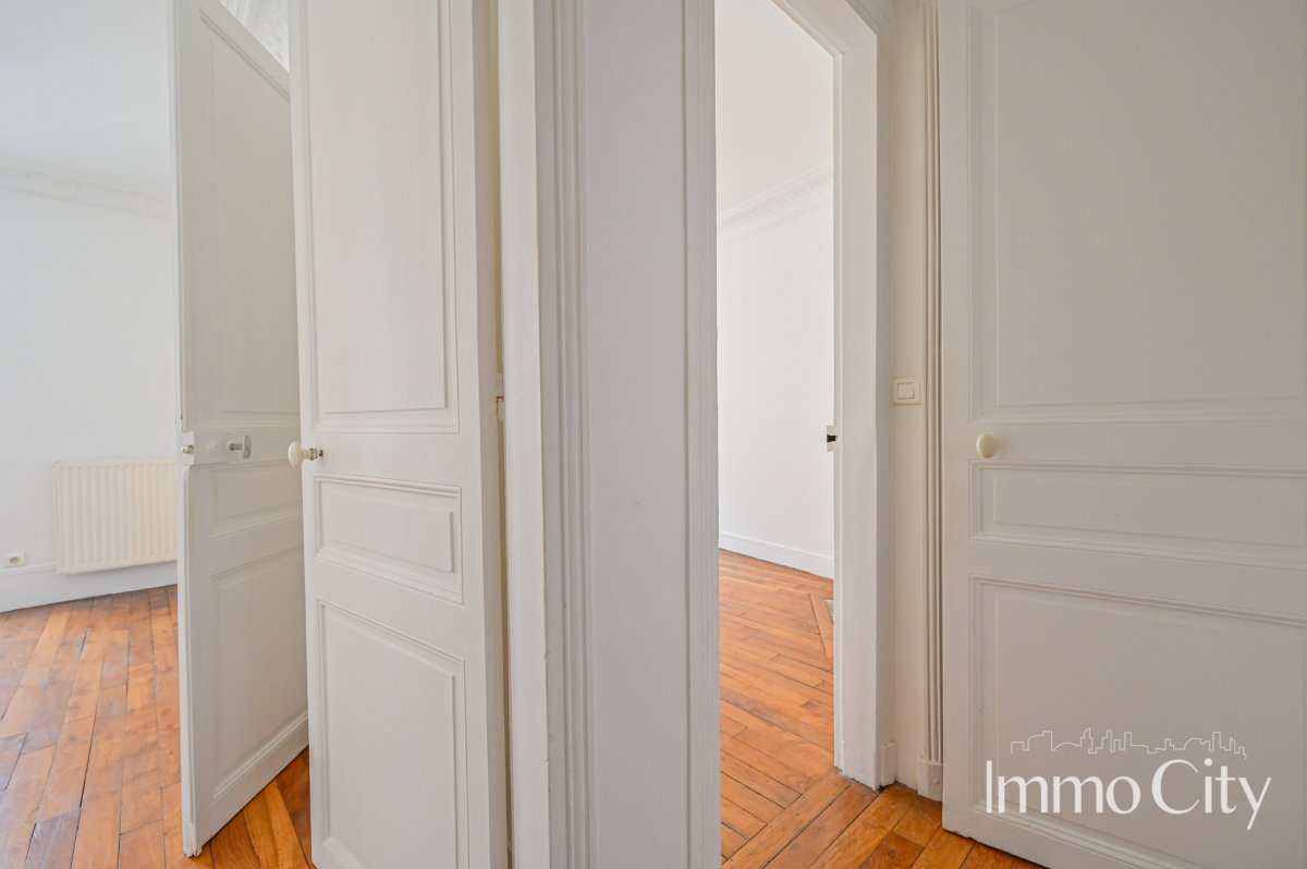 Location Appartement  2 pièces - 35.76m² 75015 Paris