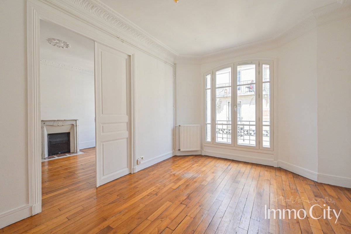 Location Appartement  2 pièces - 35.76m² 75015 Paris
