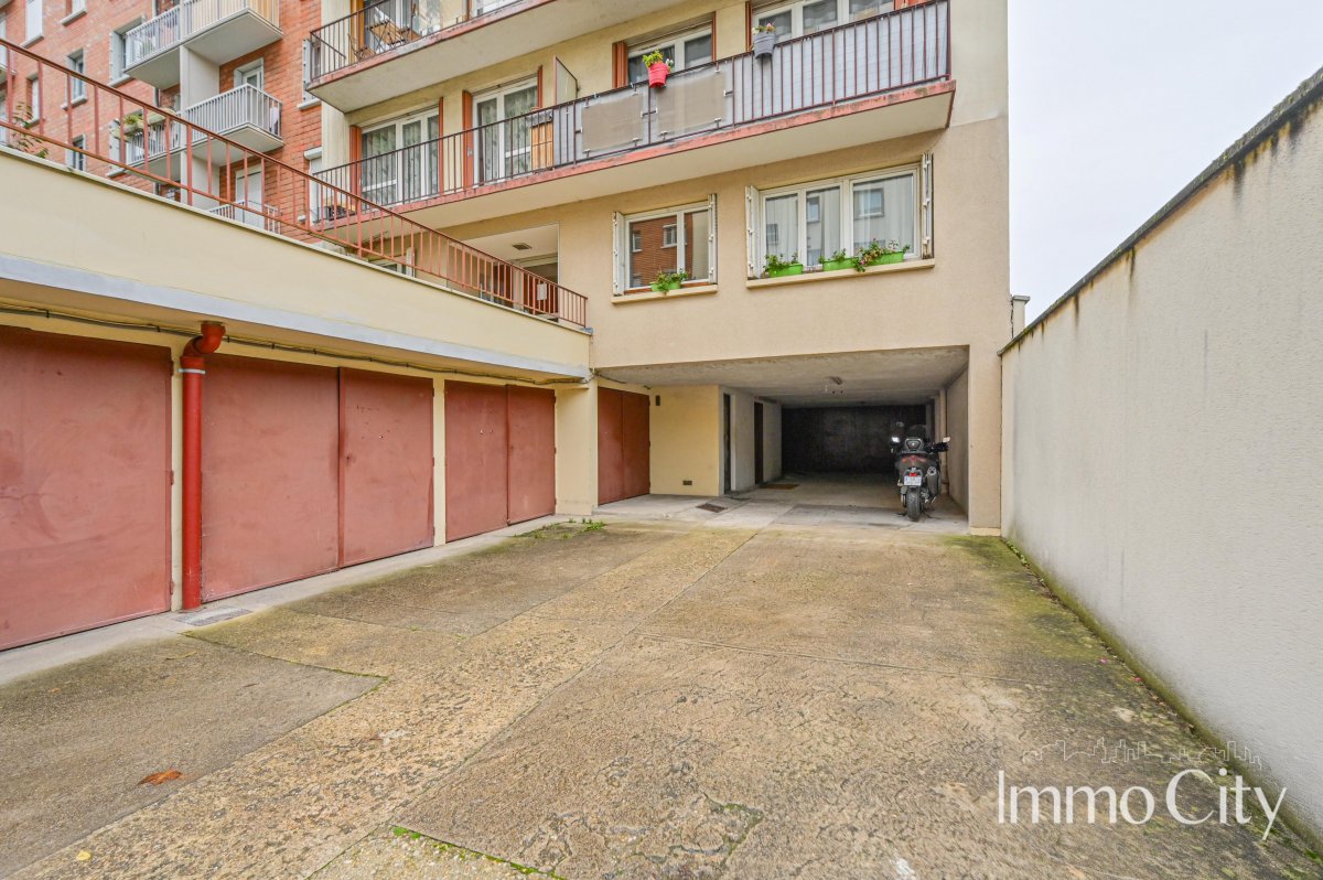 Location Parking  1 pièce (studio) - 200m² 92120 Montrouge