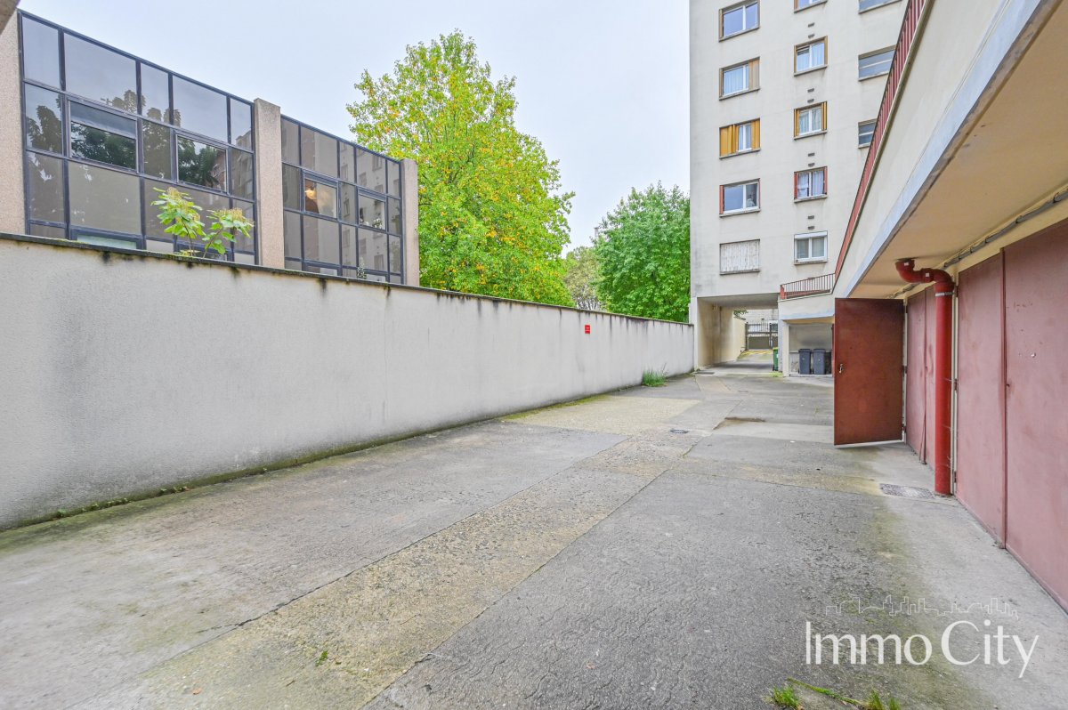 Location Parking  1 pièce (studio) - 200m² 92120 Montrouge