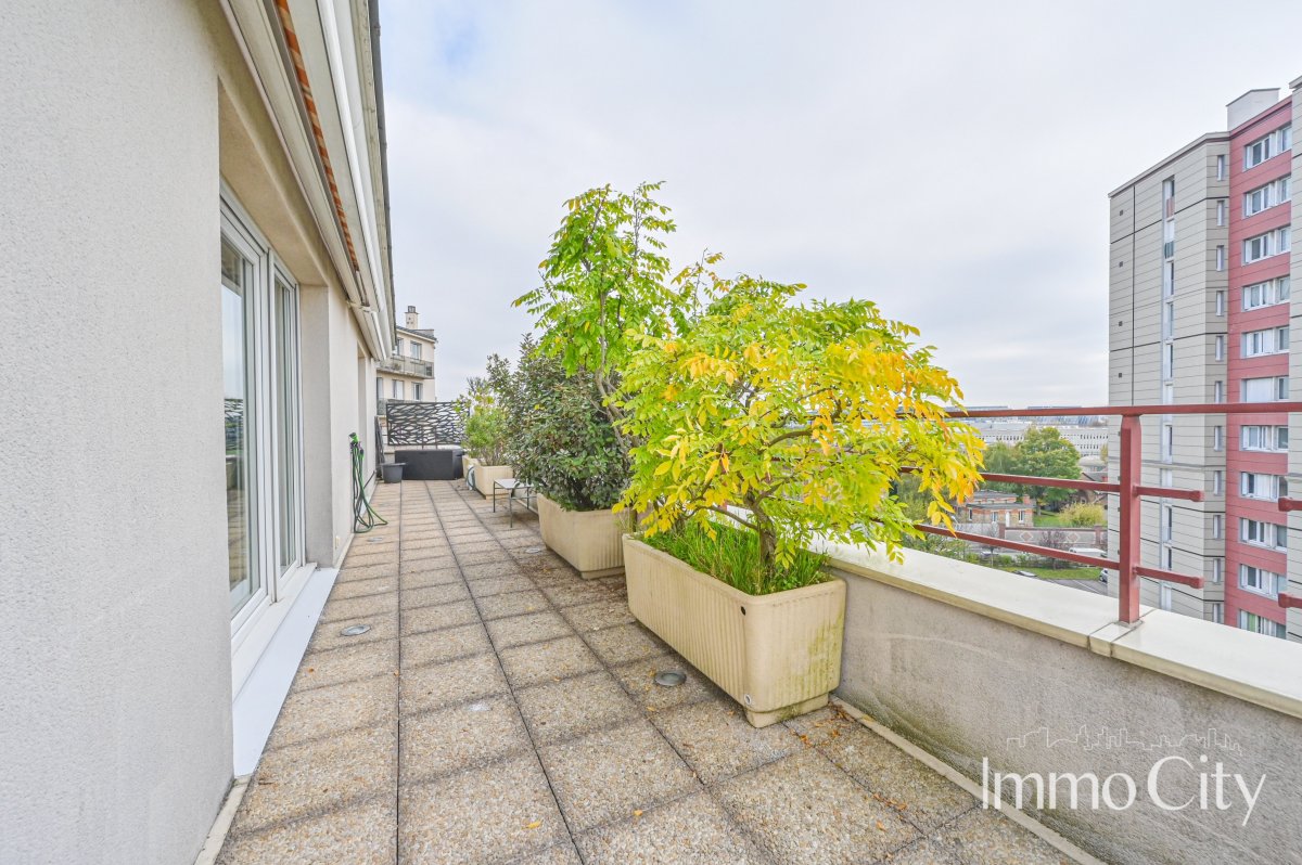 Location Appartement  5 pièces - 102.45m² 92120 Montrouge