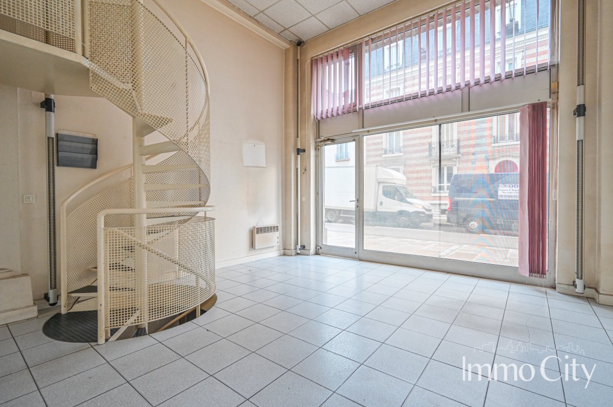 Location Local commercial  3 pièces - 59m² 92120 Montrouge