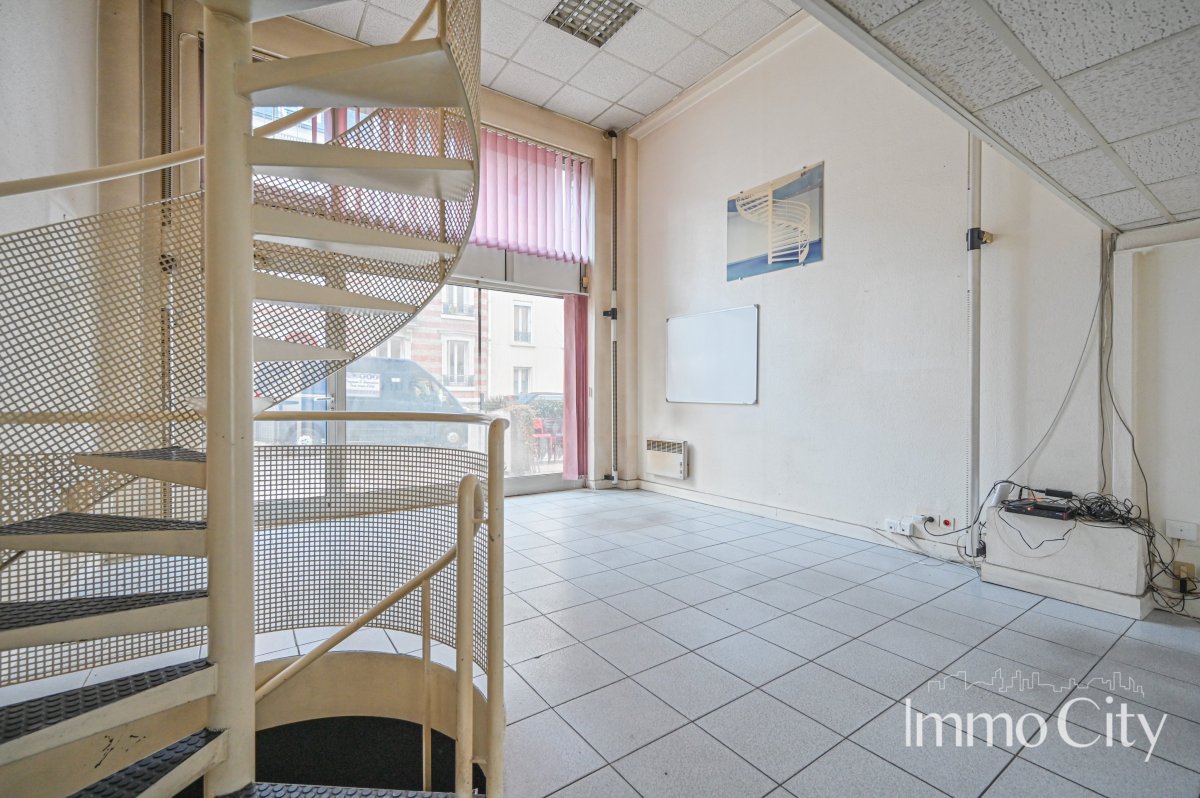 Location Local commercial  3 pièces - 59m² 92120 Montrouge