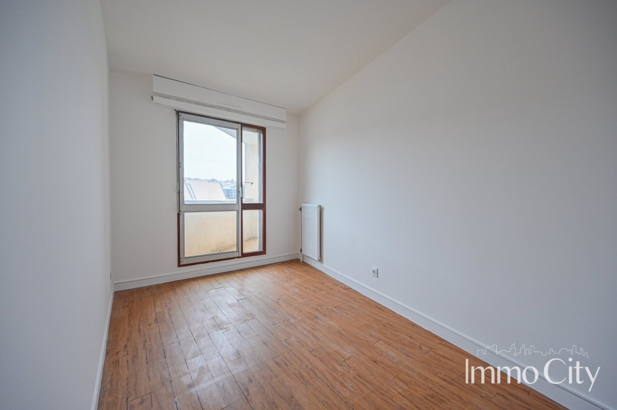 Location Appartement  4 pièces - 77.97m² 94230 Cachan