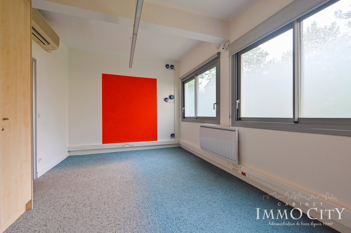 Location Bureau  12 pièces - 220m² 92120 Montrouge