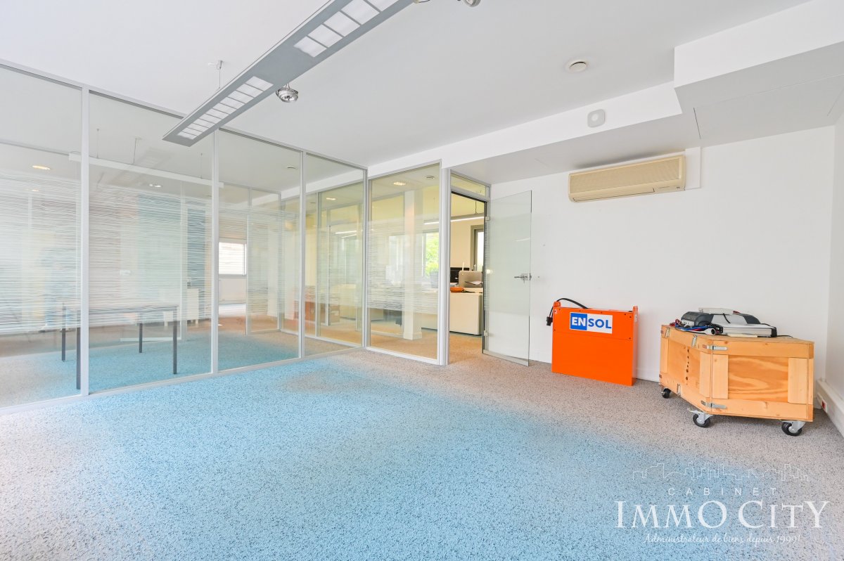 Location Bureau  12 pièces - 220m² 92120 Montrouge