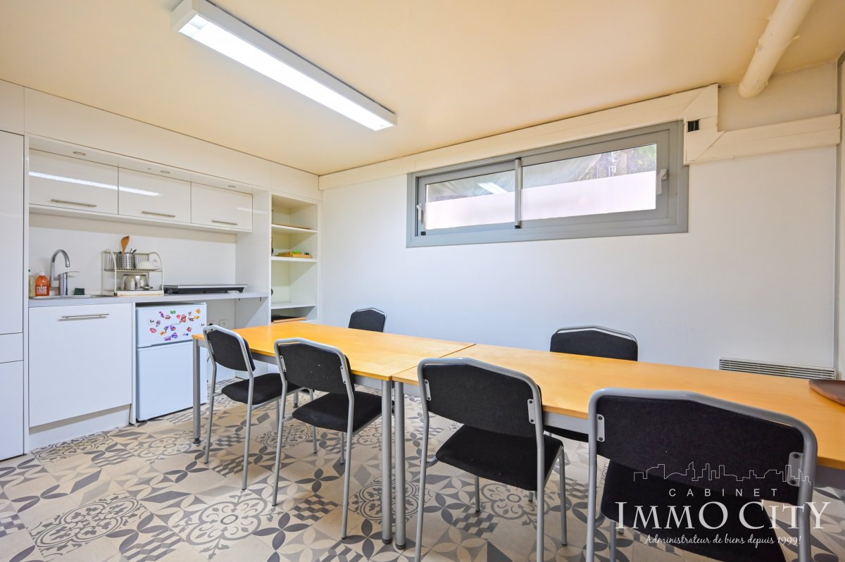 Location Bureau  12 pièces - 220m² 92120 Montrouge
