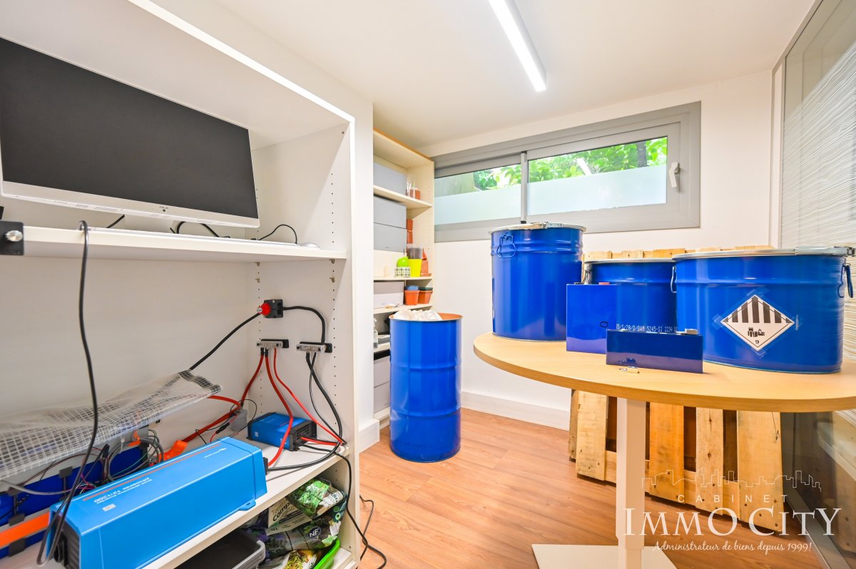 Location Bureau  12 pièces - 220m² 92120 Montrouge