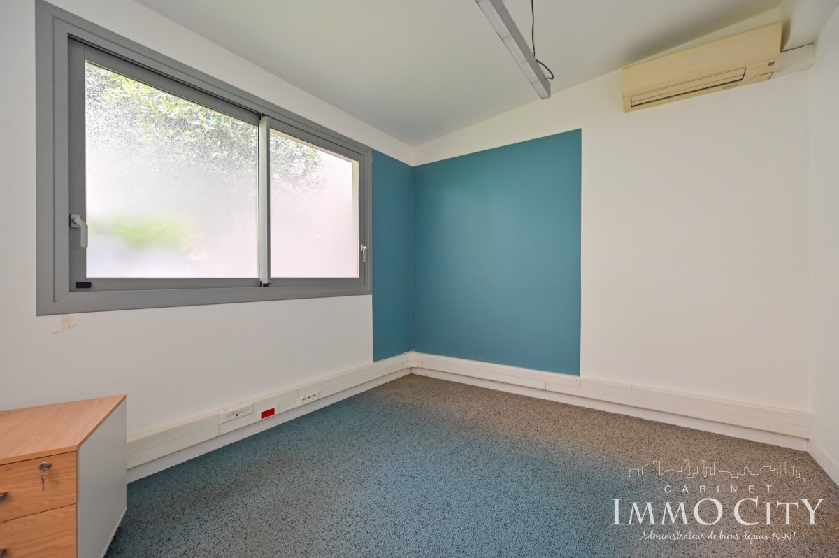 Location Bureau  12 pièces - 220m² 92120 Montrouge