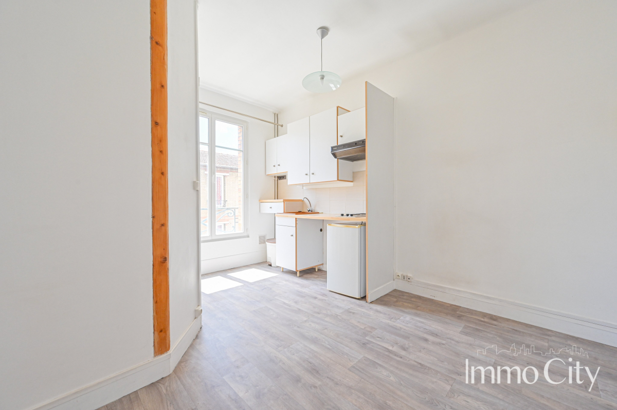 Location Appartement  1 pièce (studio) - 15m² 92240 Malakoff