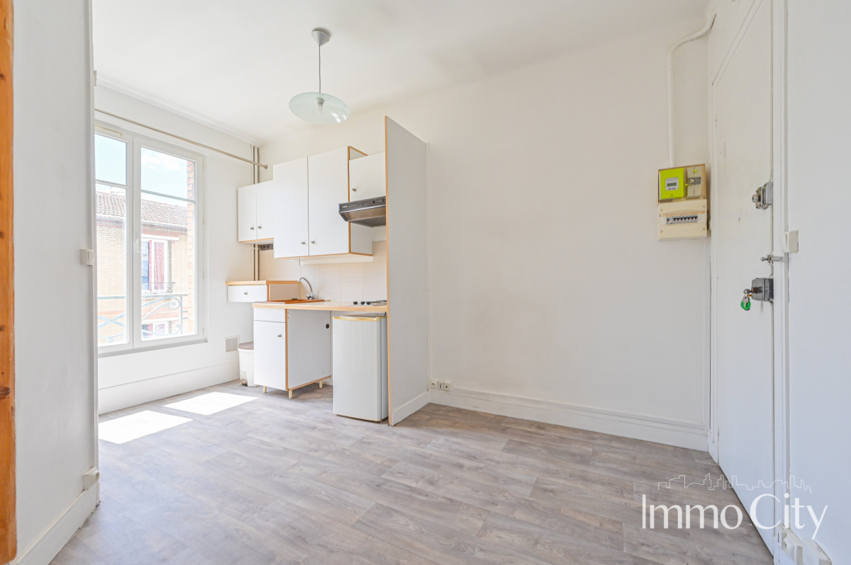 Location Appartement  1 pièce (studio) - 15m² 92240 Malakoff