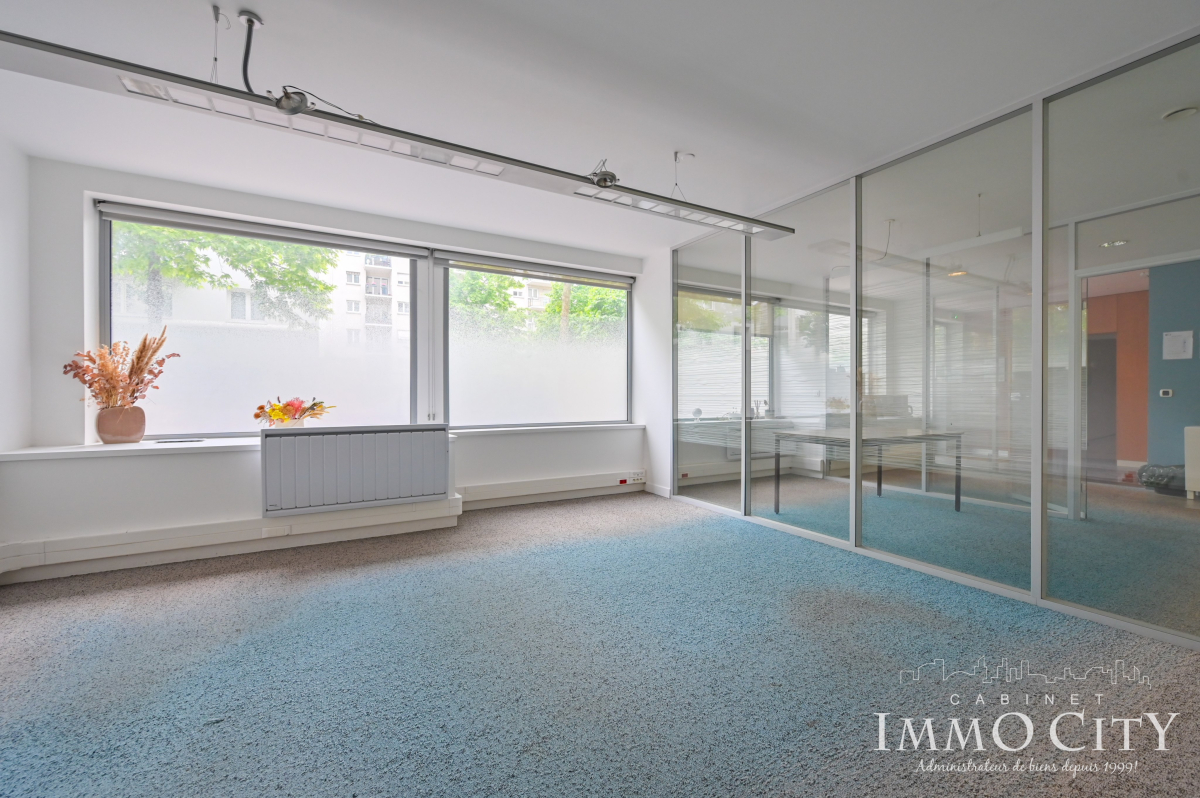 Location Bureau  12 pièces - 220m² 92120 Montrouge