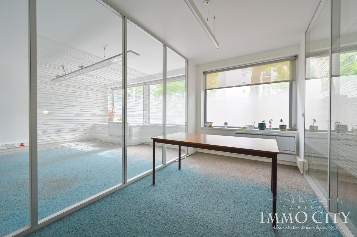 Location Bureau  12 pièces - 220m² 92120 Montrouge
