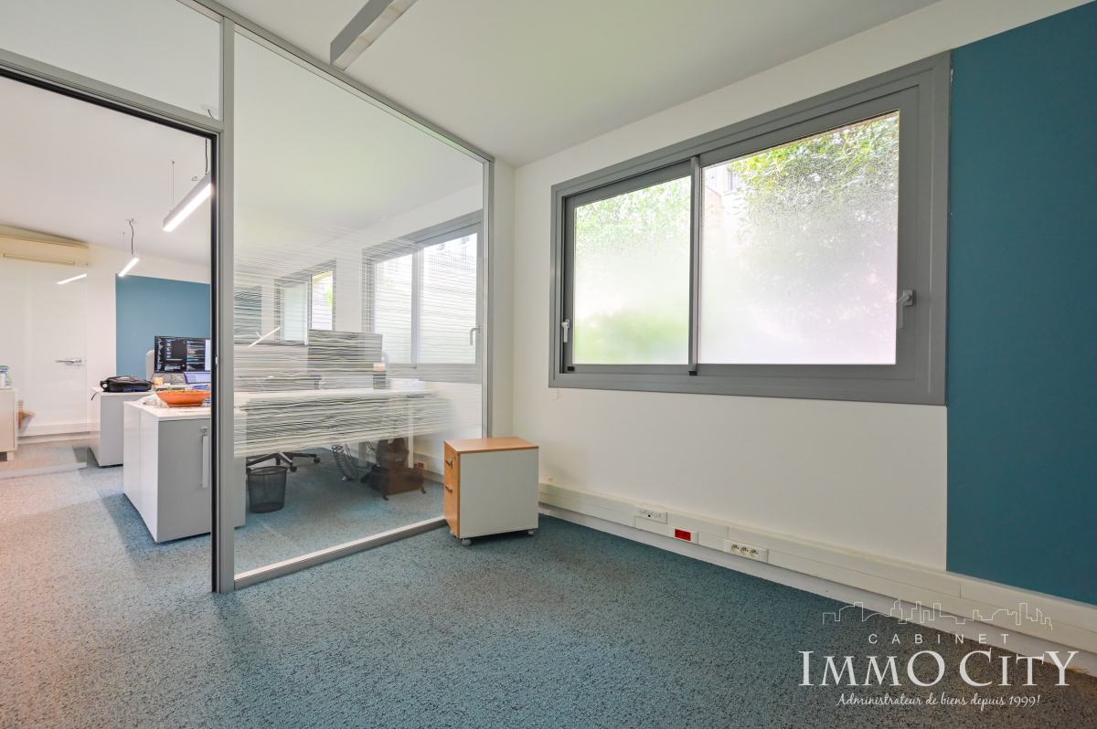 Location Bureau  12 pièces - 220m² 92120 Montrouge