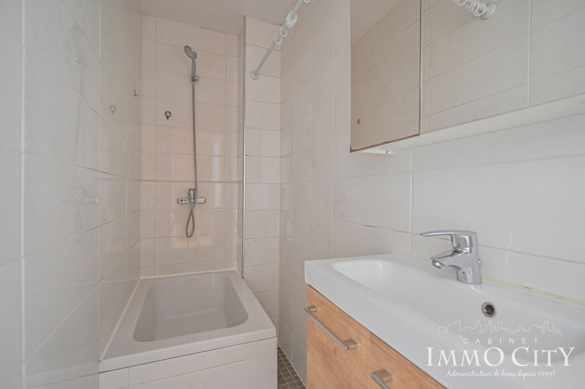 Location Appartement  4 pièces - 66m² 92120 Montrouge
