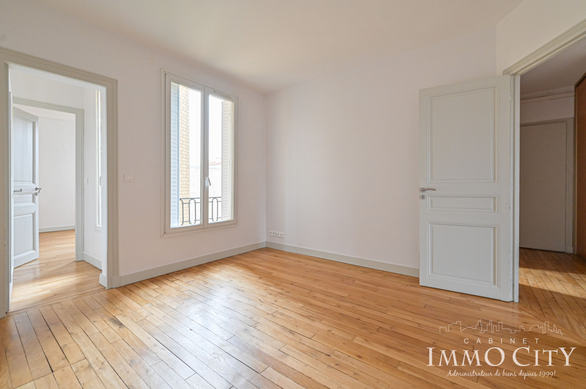 Location Appartement  4 pièces - 66m² 92120 Montrouge
