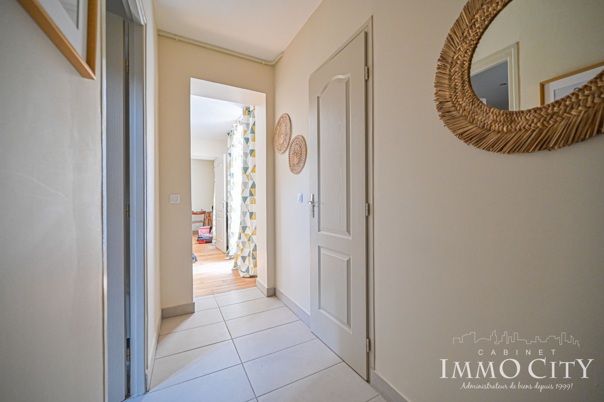 Location Appartement meublé 2 pièces - 40m² 75018 Paris