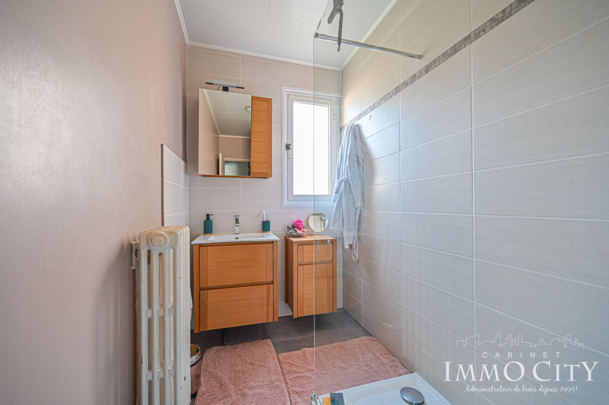 Location Appartement  3 pièces - 62m² 92120 Montrouge