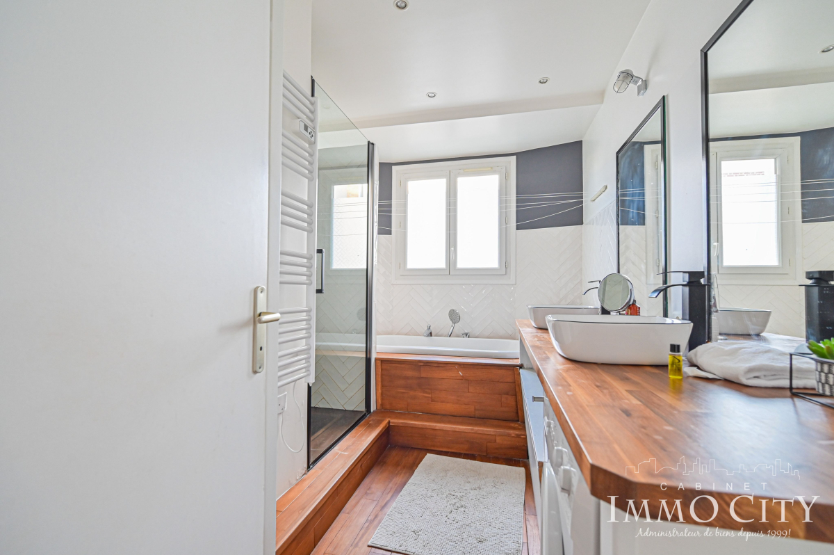 Location Appartement  3 pièces - 75m² 92250 La Garenne-colombes