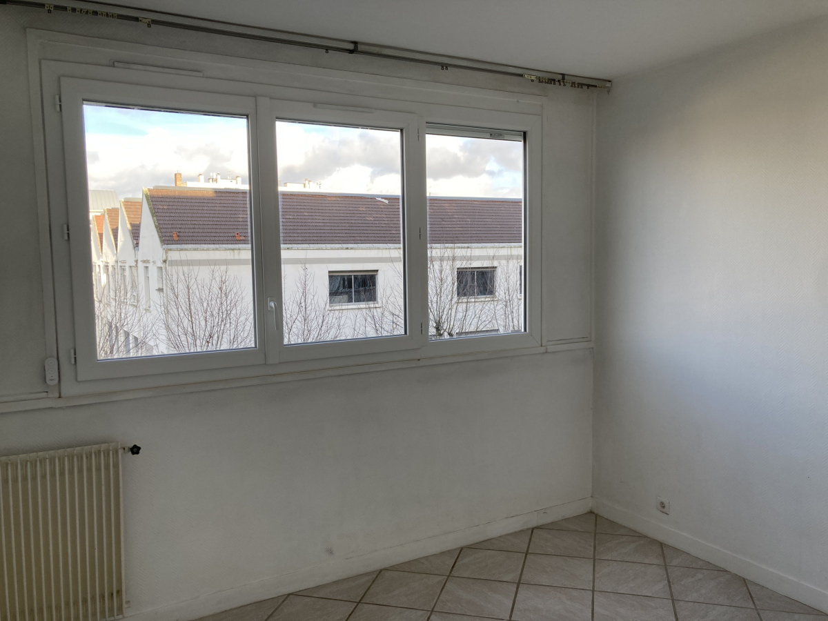 Location Appartement  3 pièces - 46.9m² 92240 Malakoff