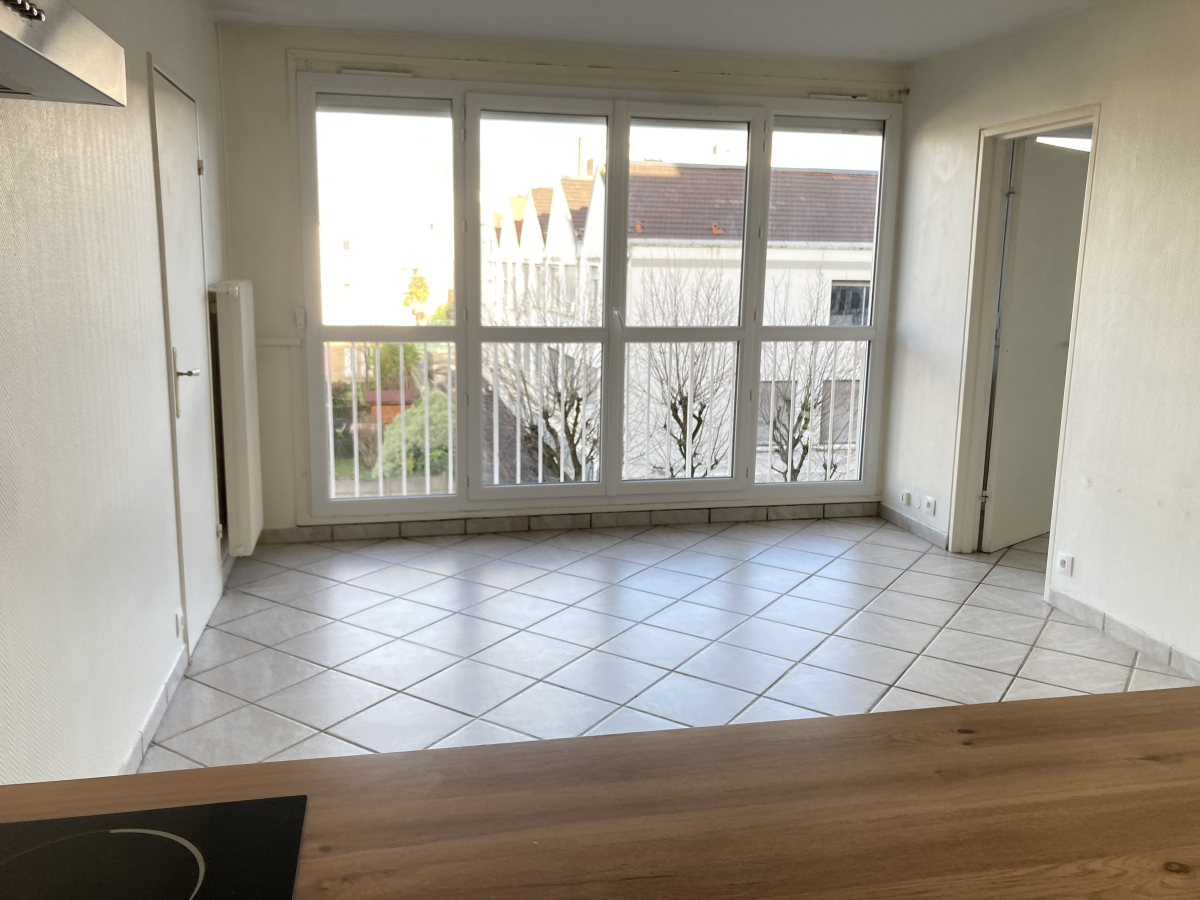 Location Appartement  3 pièces - 46.9m² 92240 Malakoff