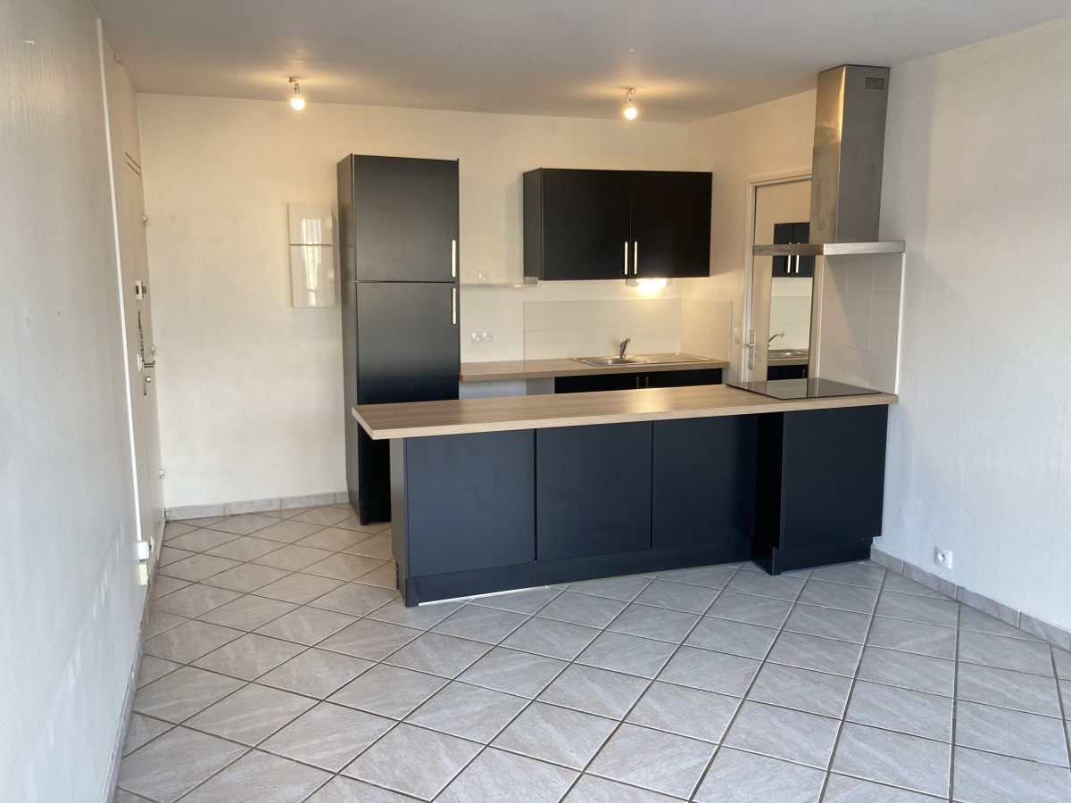 Location Appartement  3 pièces - 46.9m² 92240 Malakoff