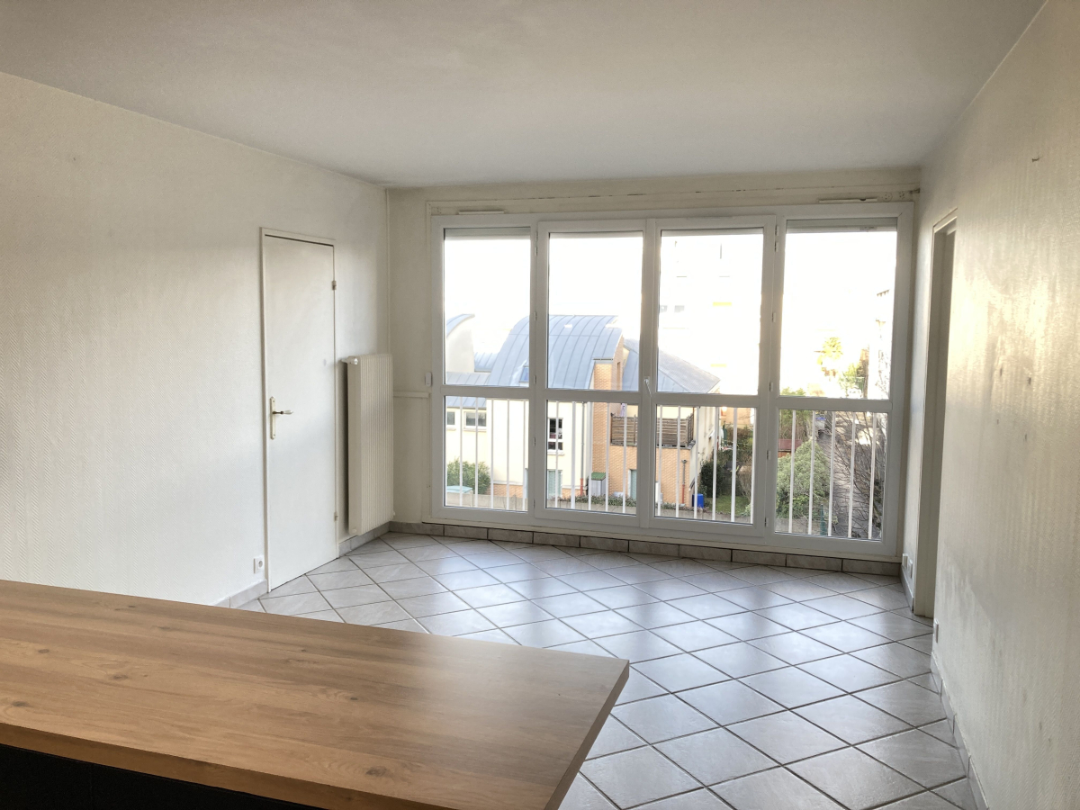 Location Appartement  3 pièces - 46.9m² 92240 Malakoff