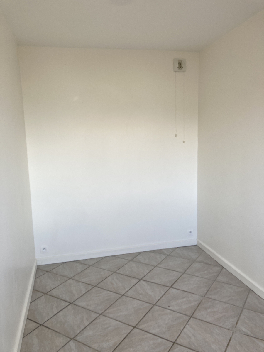 Location Appartement  3 pièces - 46.9m² 92240 Malakoff