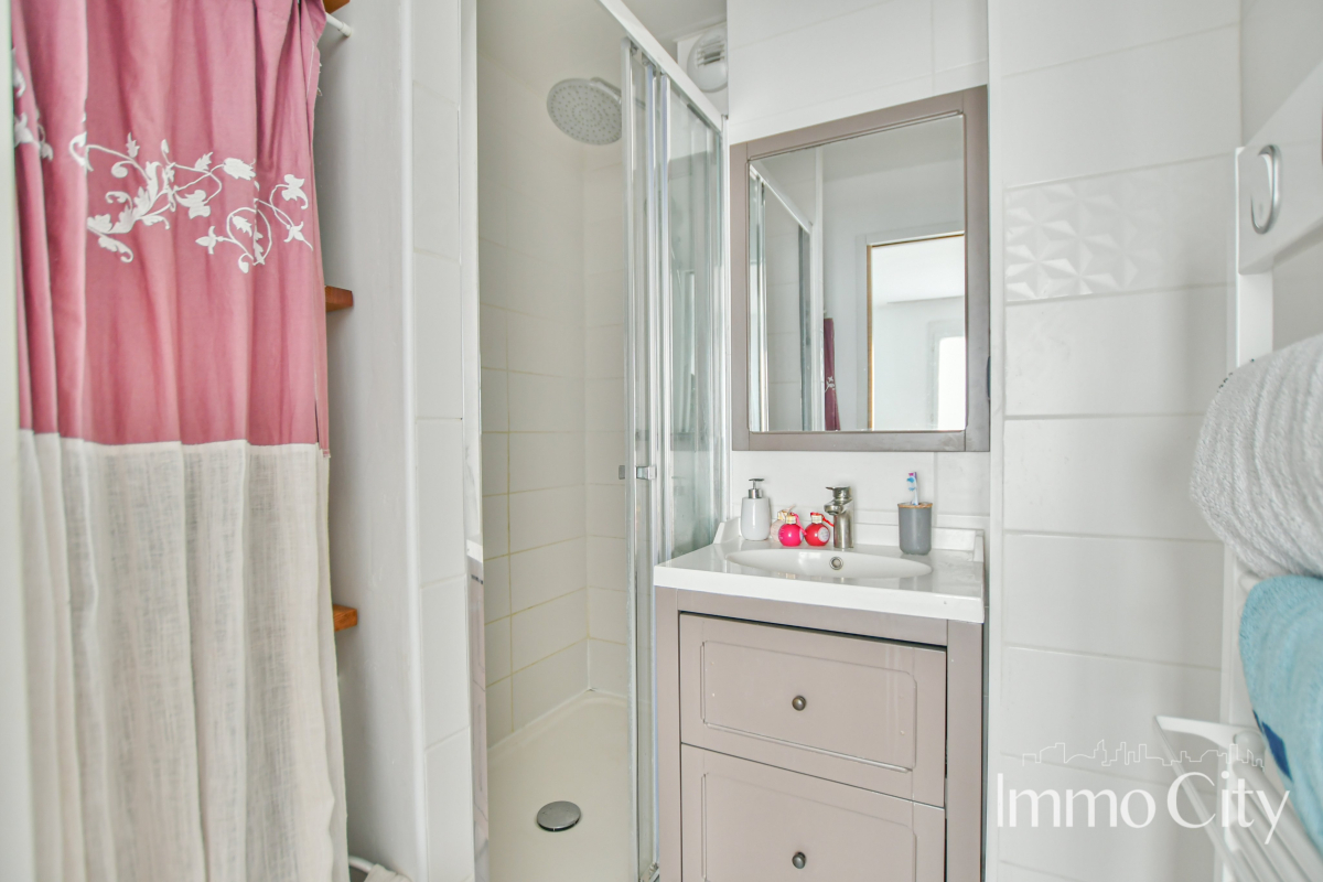 Vente Appartement meublé 2 pièces - 40.7m² 92120 Montrouge