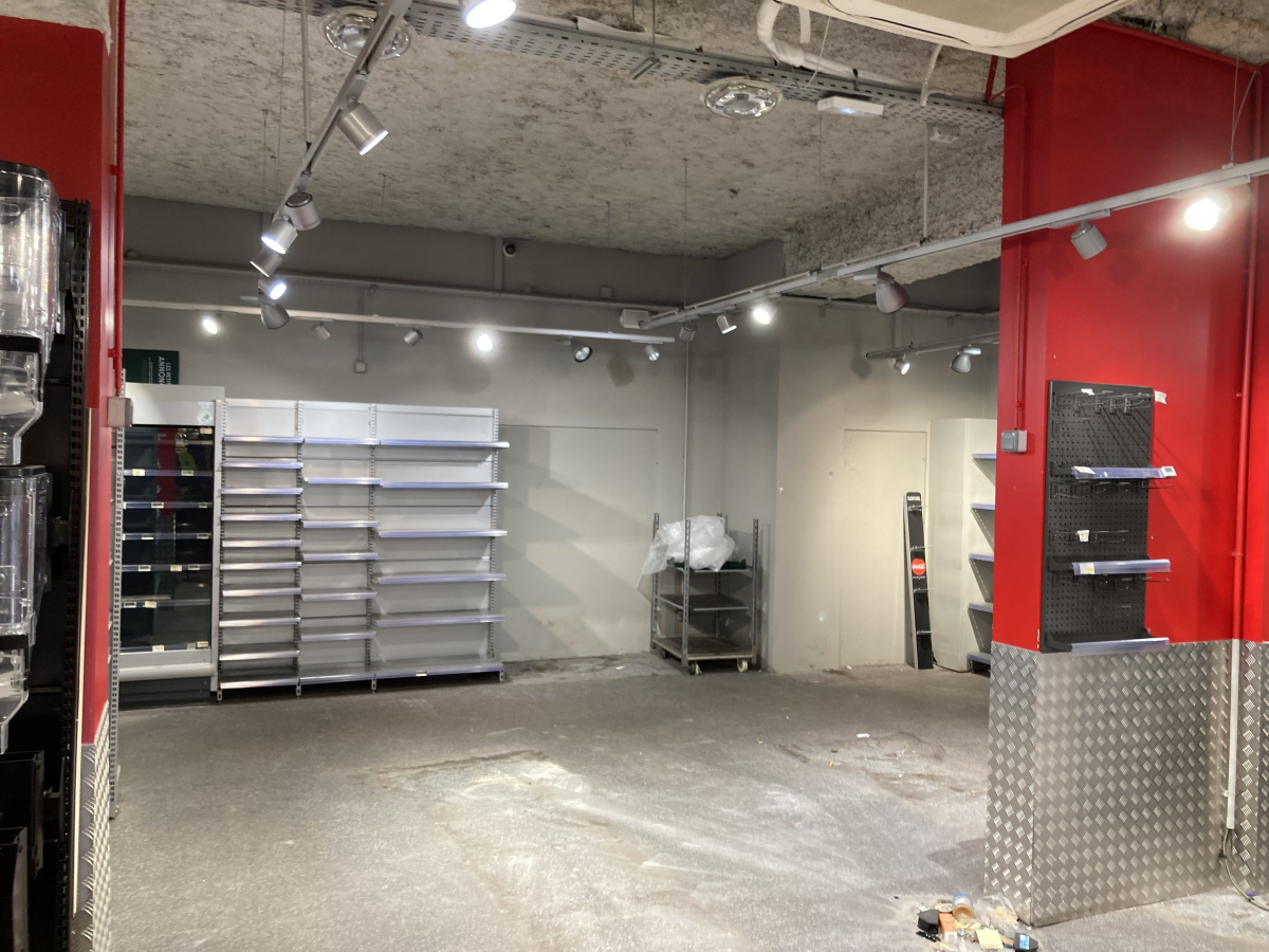 Location Local commercial  5 pièces - 174m² 92130 Issy-les-moulineaux