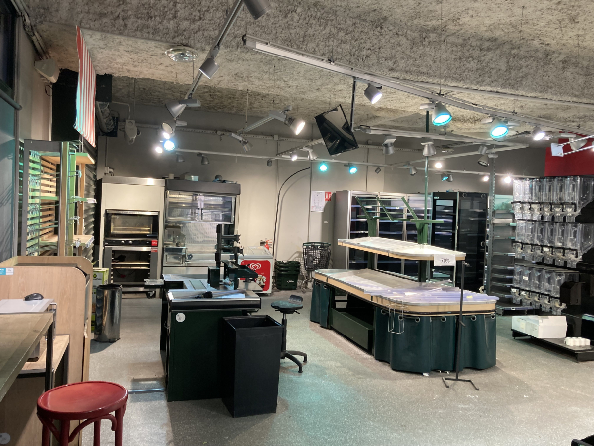 Location Local commercial  5 pièces - 174m² 92130 Issy-les-moulineaux