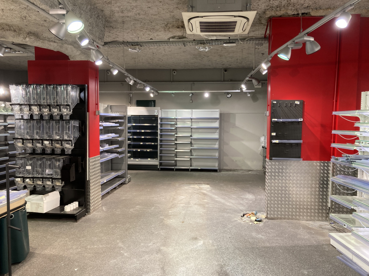 Location Local commercial  5 pièces - 174m² 92130 Issy-les-moulineaux