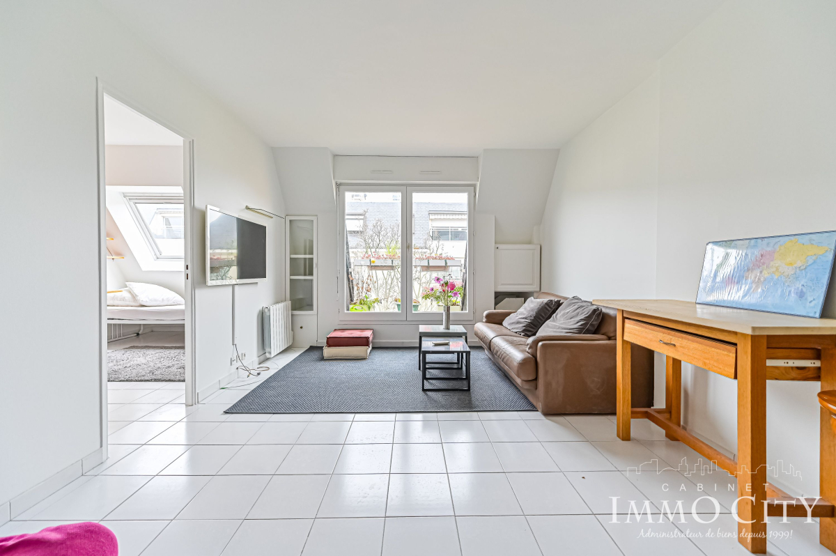Location Appartement  4 pièces - 78m² 92120 Montrouge