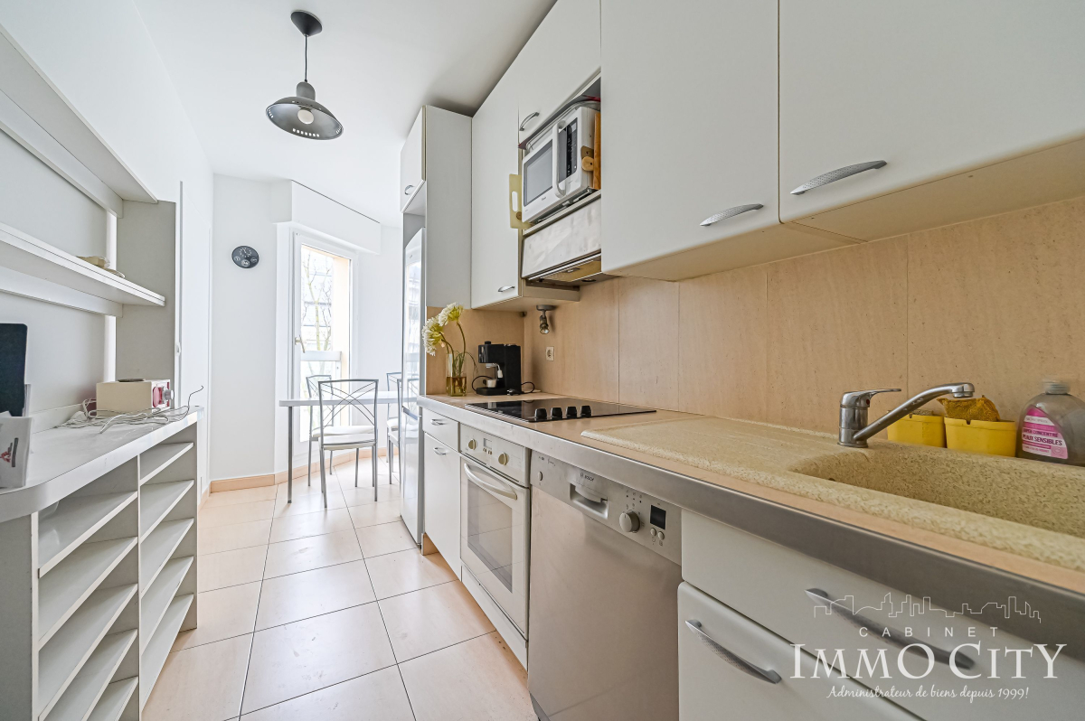 Location Appartement  4 pièces - 78m² 92120 Montrouge